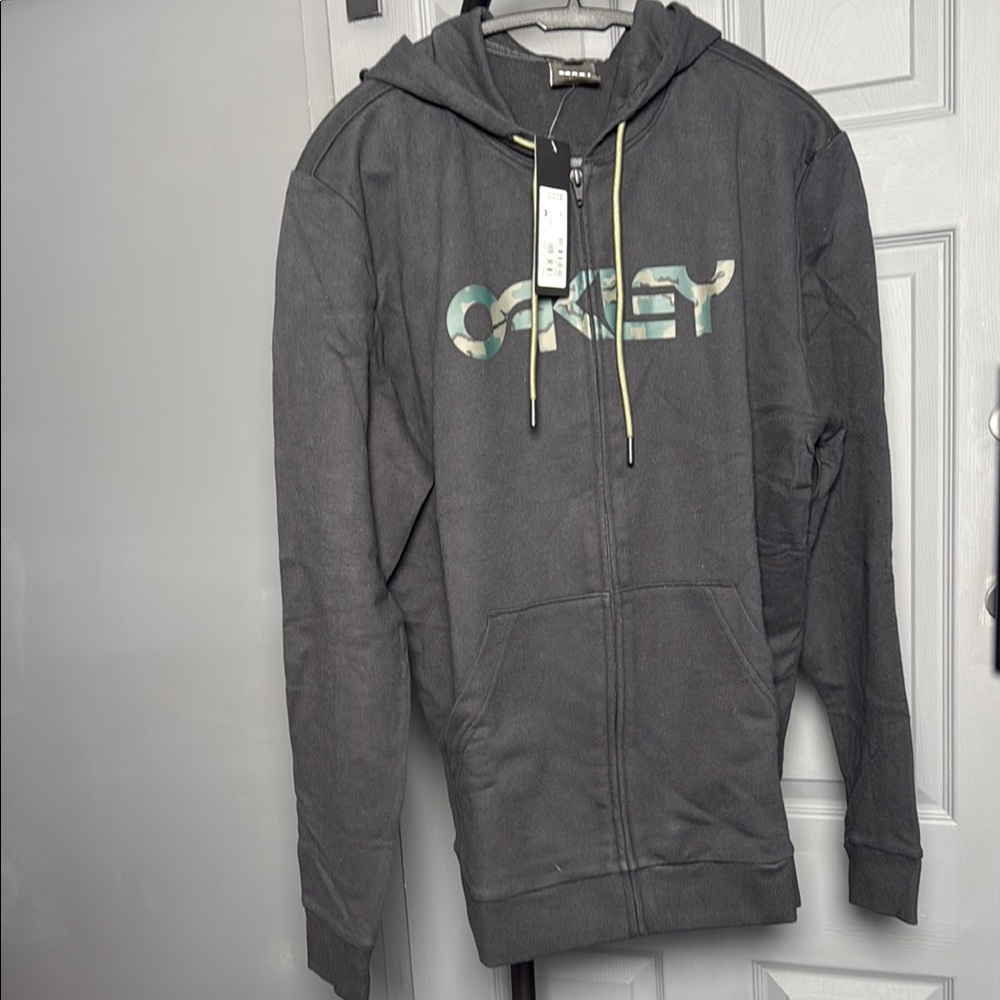Oakley Men’s Gray Zip Up Hoodie Medium